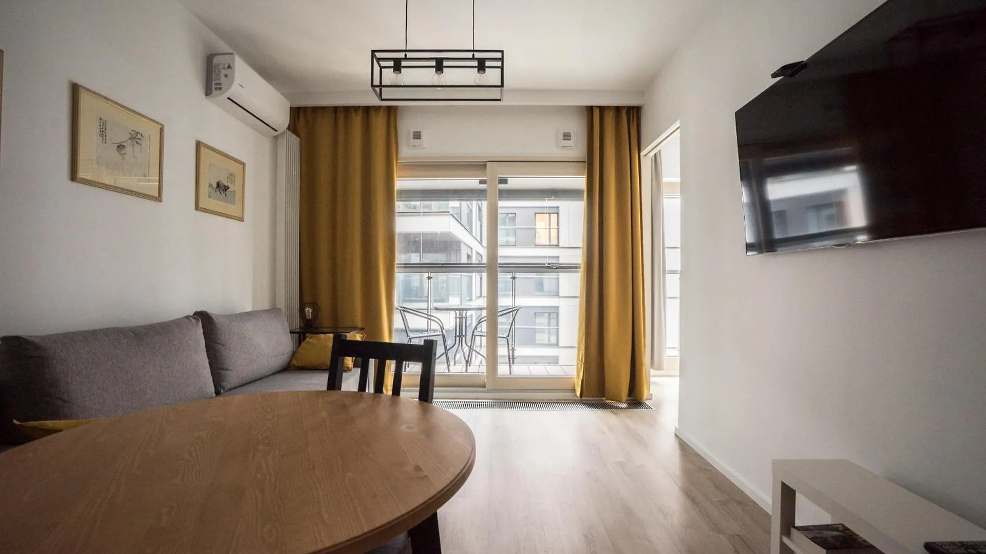 Διαμέρισμα Vipwarsawapartments Onyx Mennica Residence Πολωνία